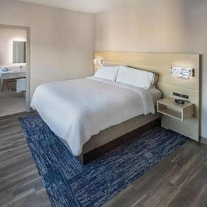 Standard Upper Floors King Room